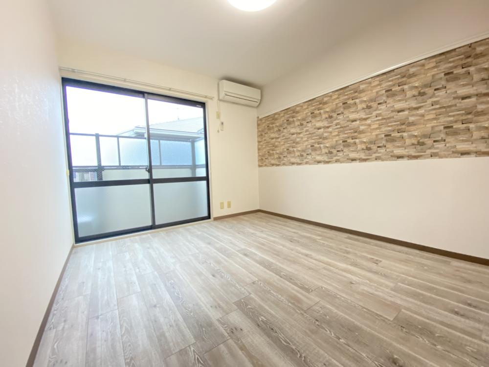 ラッキータウン二番館の居間・リビング