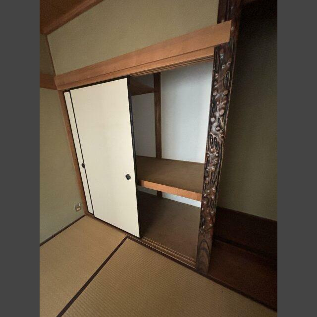 岡本８丁目貸家の収納