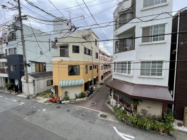 フジワラハイツB棟のバルコニー