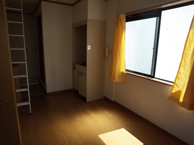 フジワラハイツB棟の居間・リビング