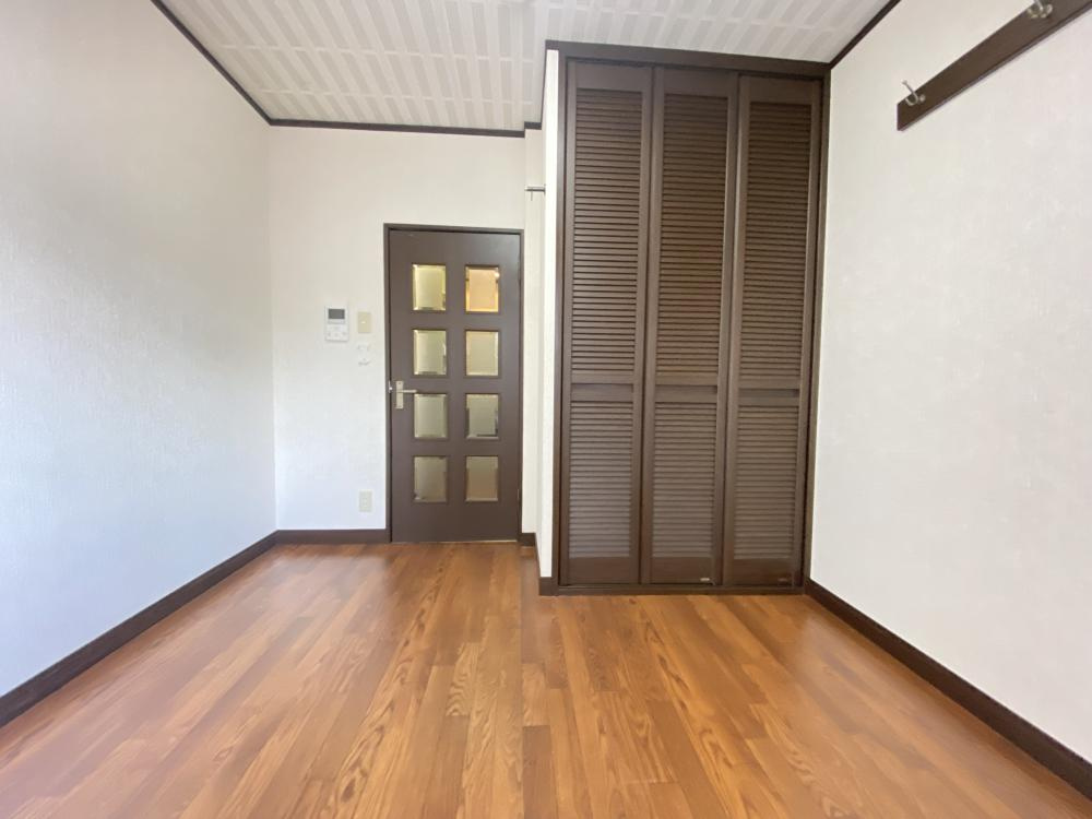 ステラハウス4-500の居間・リビング