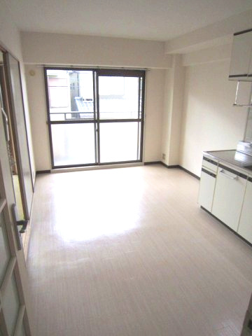 北町ハイツの居間・リビング