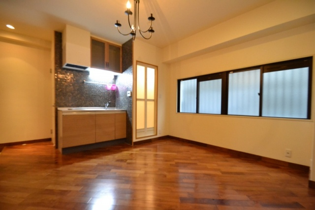 ハイツグラナダの洋室