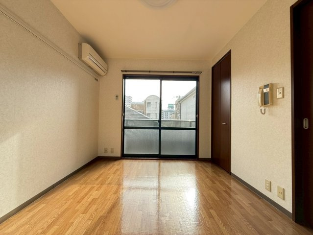 ラフィーナエムの居間・リビング