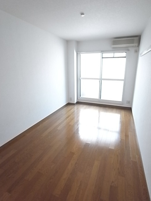 ドミール・カクタス西宮の居間・リビング