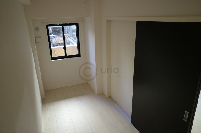 フェリシエ住吉本町の洋室