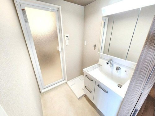 芦屋浜第一住宅9-2号棟の独立洗面台