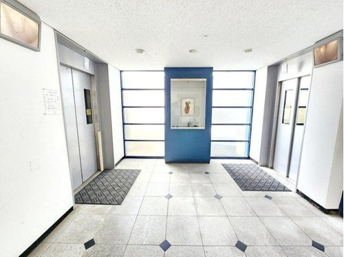 芦屋浜第一住宅9-2号棟のロビー