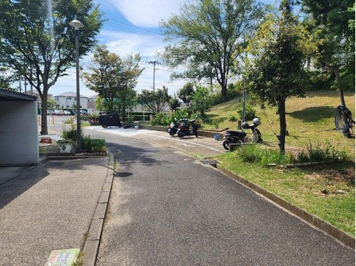 芦屋浜第一住宅9-2号棟の駐車場