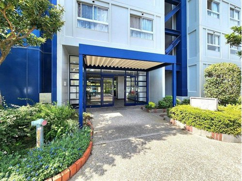 芦屋浜第一住宅9-2号棟のエントランス