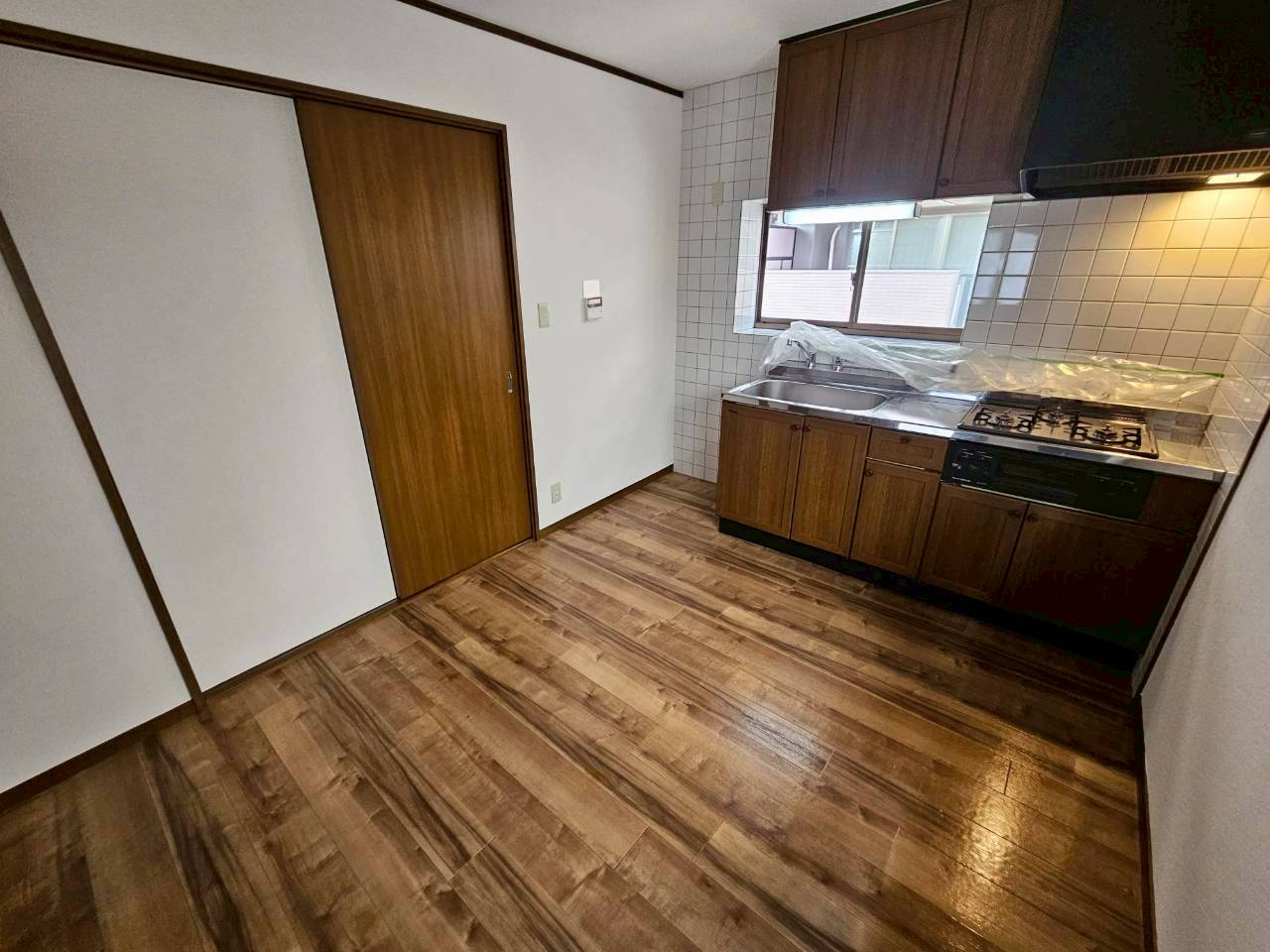 松家貸家の内装