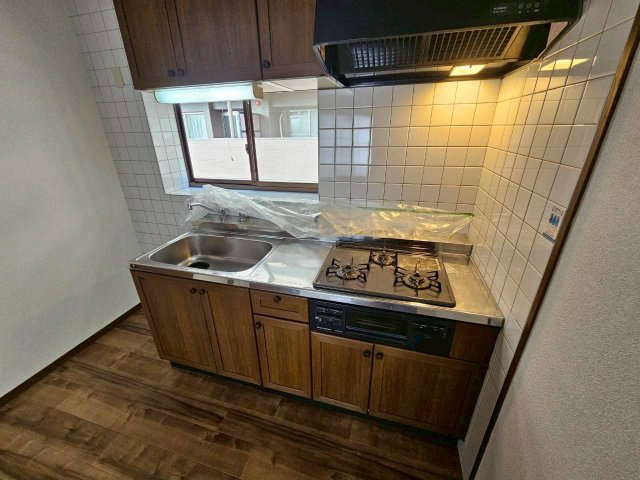 松家貸家のキッチン