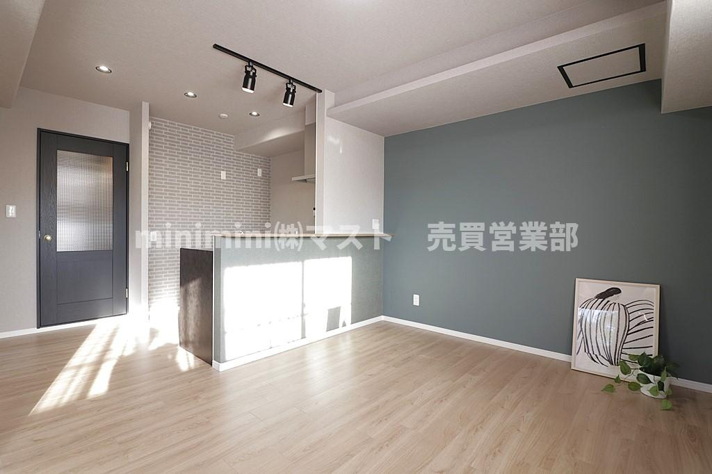 ノバカネイチ堂島2番館の居間・リビング