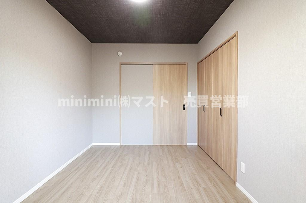 ノバカネイチ堂島2番館の玄関