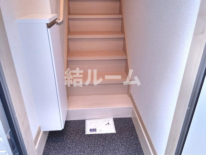 中野区若宮２丁目のアパートの玄関