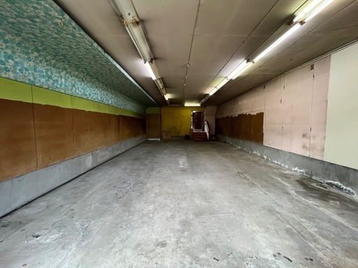 高岡内免戸建の駐車場