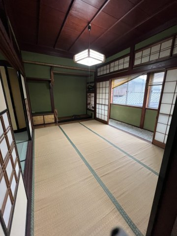 高岡内免戸建の和室