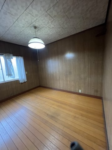 高岡内免戸建の内装
