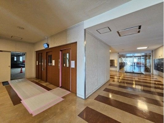 【ロビー】 | トピレック博多 | 総戸数250戸超えですがエレベーターが複数基あるので安心です