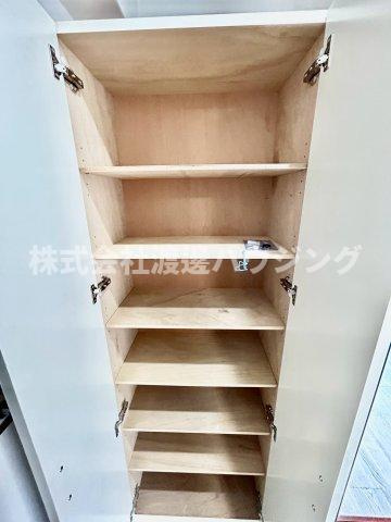 ハイムタケダT-10の収納|天井高シューズBOX