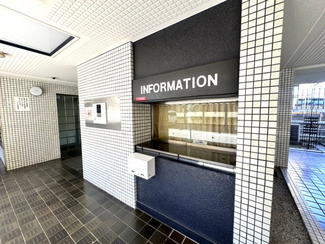 カサベラ岡本のエントランス