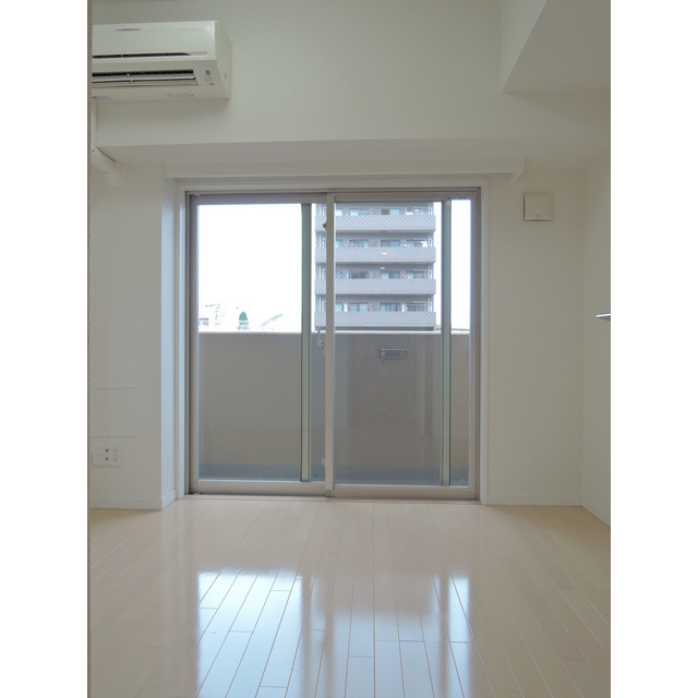 豊島区目白５丁目の賃貸マンションの居間・リビング