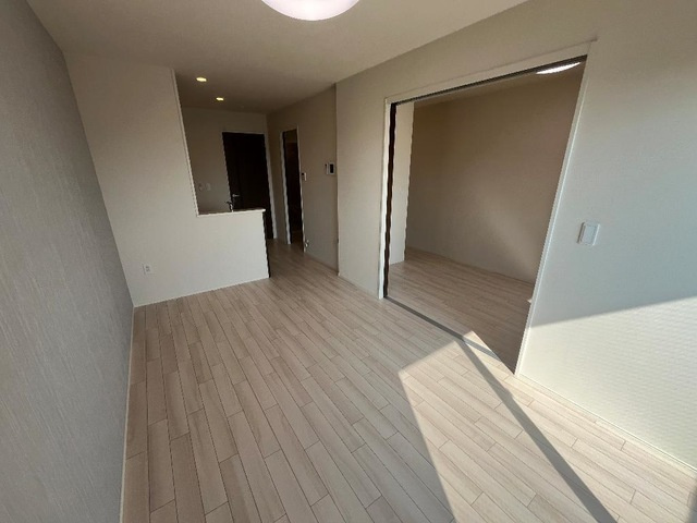 熊本市南区出仲間９丁目のアパートの居間・リビング