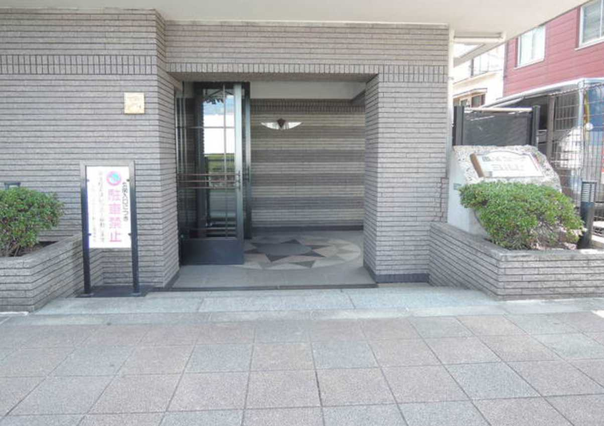 日神パレステージ三軒茶屋　分譲賃貸　オートロック　学生さんオススメのエントランス