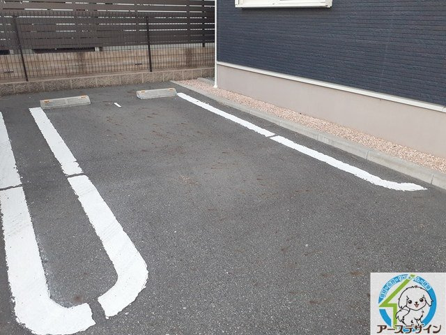 ロスマリーノの駐車場