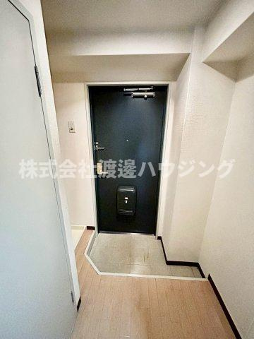 粋和ビルの玄関