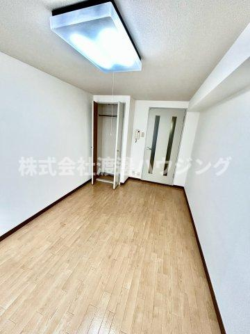 粋和ビルの寝室