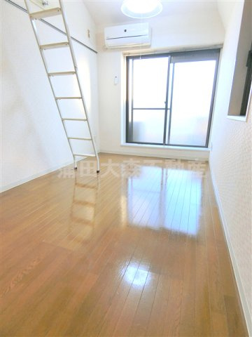 第36シンエイビルの居間・リビング