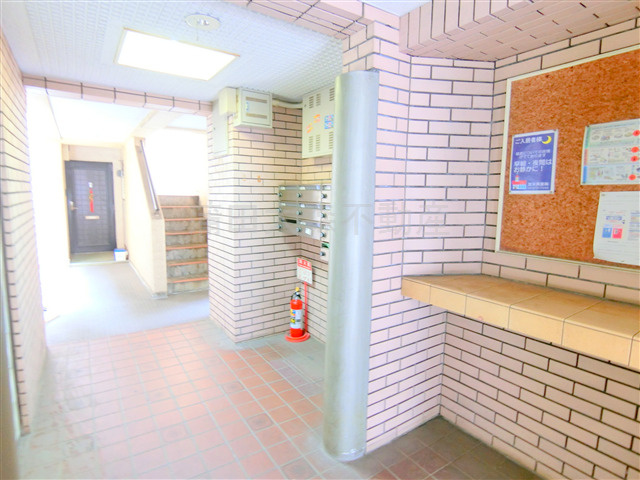 第36シンエイビルのエントランス