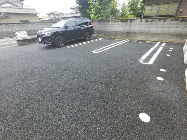 【駐車場】