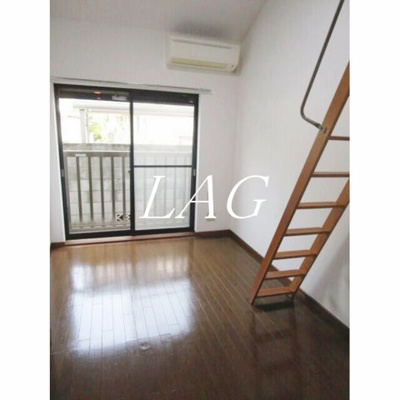 【居間・リビング】 | めぞん十刻 | 洋室のお部屋です。