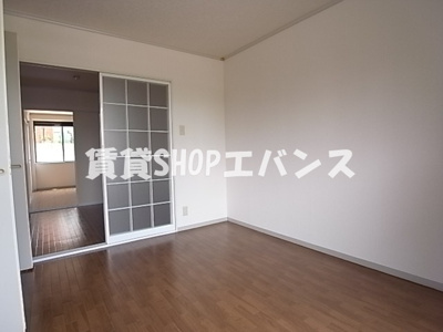 【居間・リビング】 | ニュー・トリヴァンベールユアサ