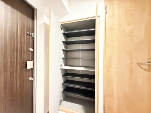 アバンギャルド播磨屋の玄関