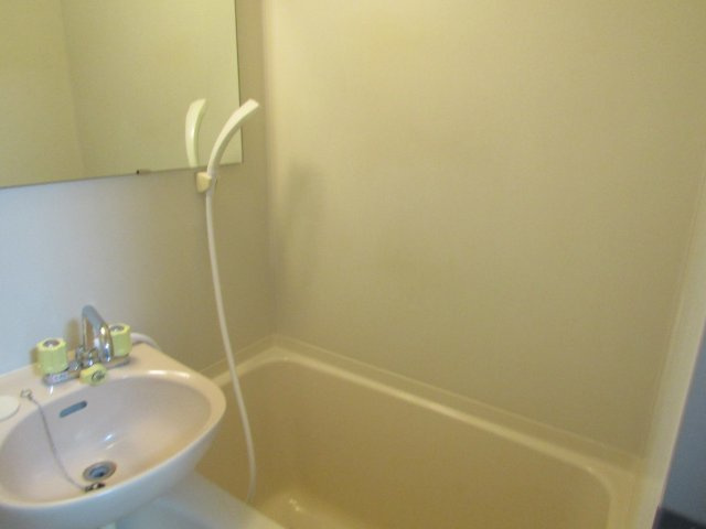 ヴェガ天台の浴室|退去前につき、他のお部屋のお写真です。