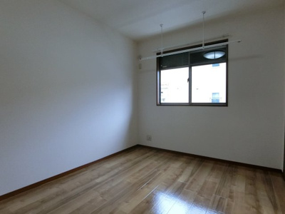 【寝室】 | パル春日B