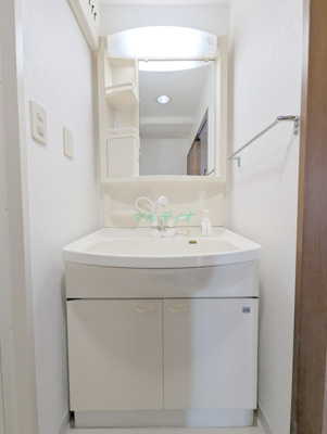 【洗面所】 | リヴィエルバーグ西大島 | 洗面台