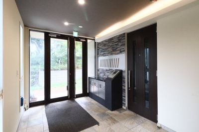 【エントランス】 | ロックフォレスト