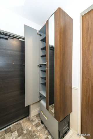 ライフコア吉田小町の玄関