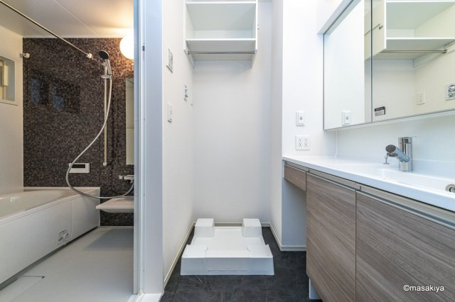 ライフコア吉田小町の洗面所