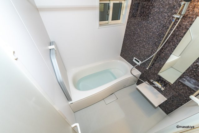 ライフコア吉田小町の浴室