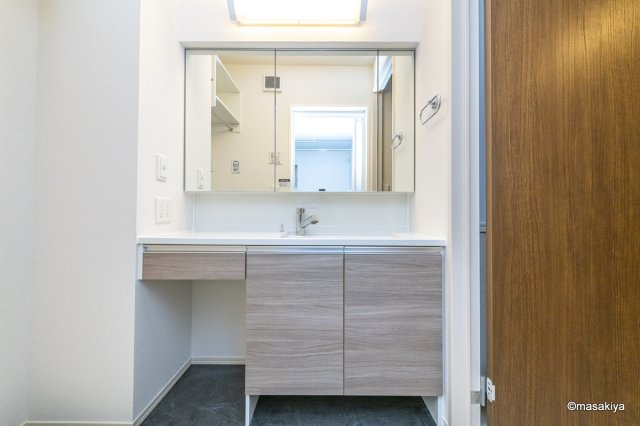 ライフコア吉田小町の洗面所