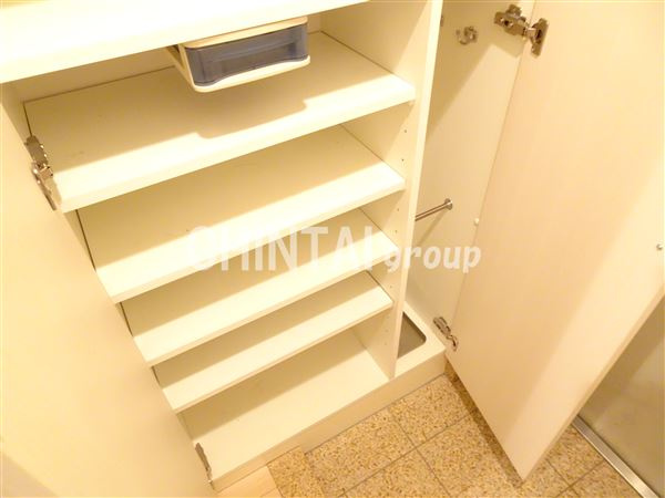 ヴィセオ幡ヶ谷の玄関