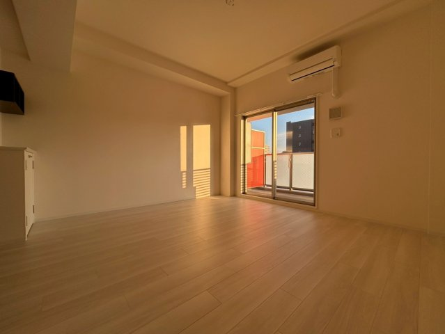 セレニテフラン谷町四丁目の居間・リビング