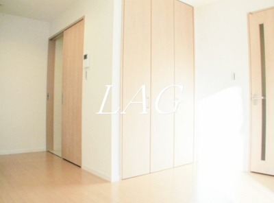 【居間・リビング】 | プルメリア | 洋室のお部屋です。