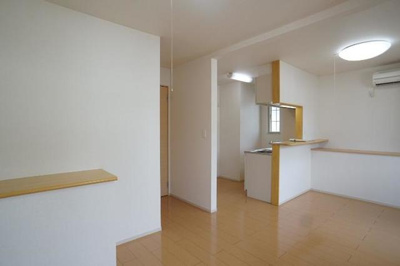 【居間・リビング】 | ウィステリア・Ｄ | 別のお部屋の写真です。