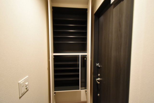 西宮市東鳴尾町１丁目の賃貸マンションの収納